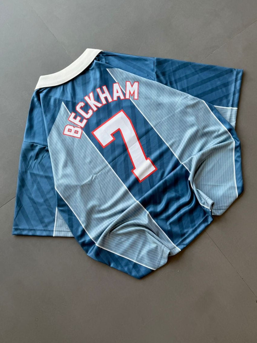 England 1998 Away Jersey – Beckham #7
(Embroidered · Five-Sleeve Retro Edition)
