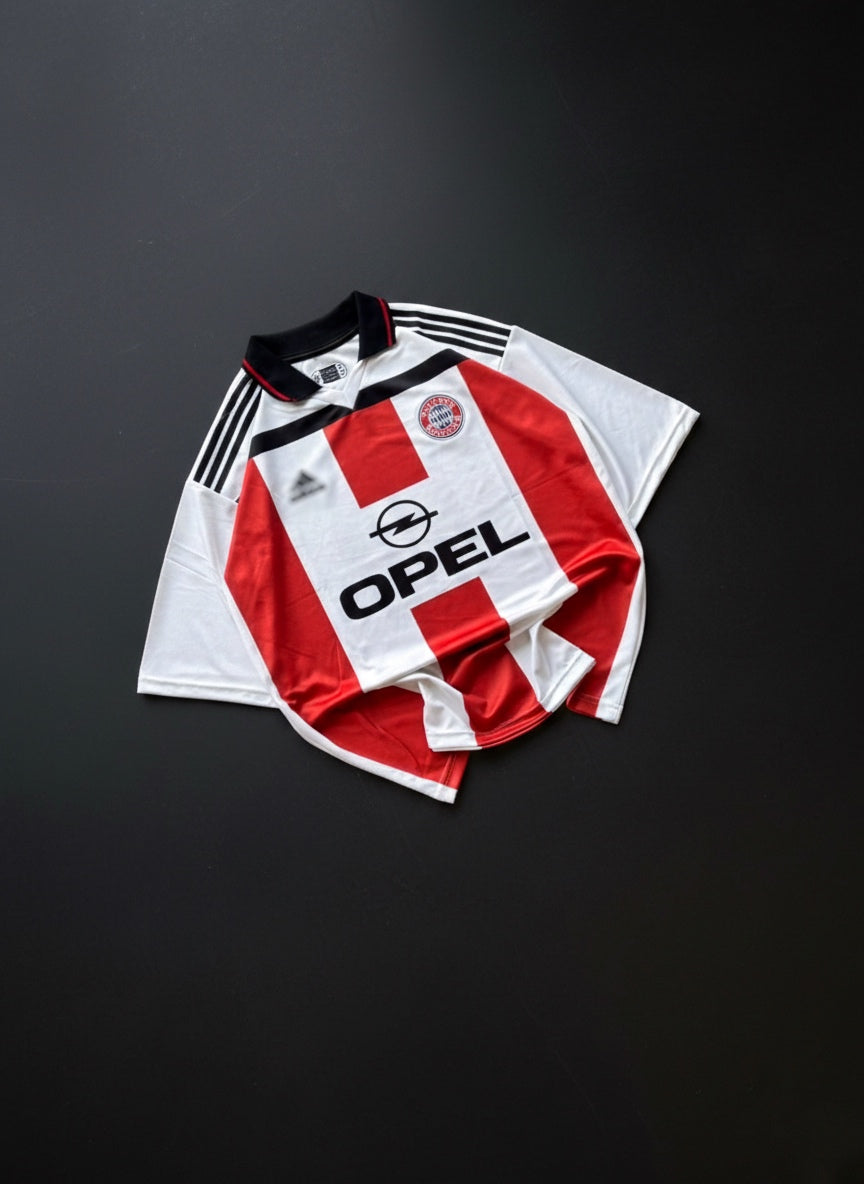 FC Bayern Munich Special Edition "Retro-Embroidery" Tribute Jersey – Maradona #10 (Heritage Series)