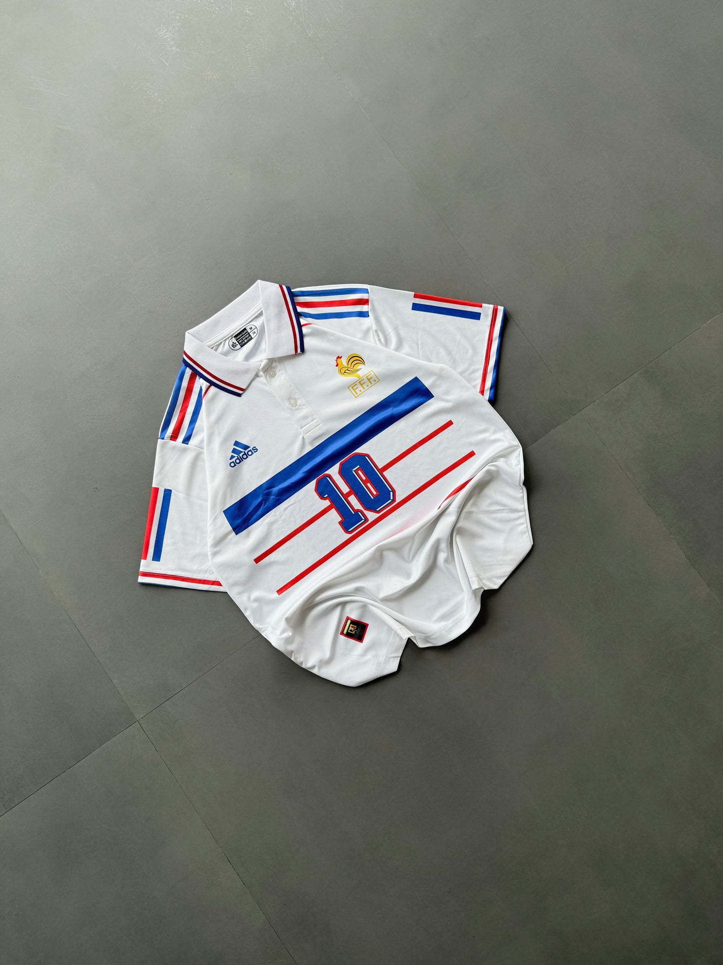 Zidane #10 France 1998 Away Classic Jersey – Button Collar Edition