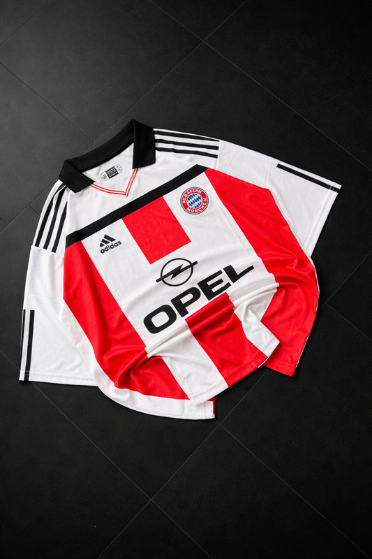 Muller #25 | Bayern Munich | Five Sleeves | Embroidery Logos